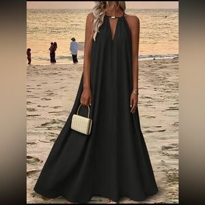 ❤️❤️NWT‎ Elegant Halter Neck Maxi Dress